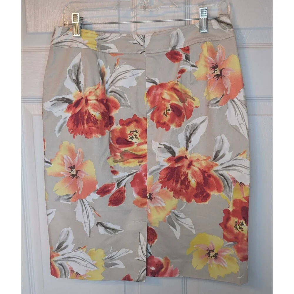 Leslie Stuart Women's floral multicolor pencil skirt size 6 Cotton Blend EUC